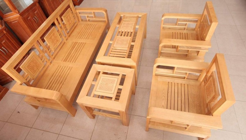 Bàn ghế gỗ phòng khách phù hợp với diện tích