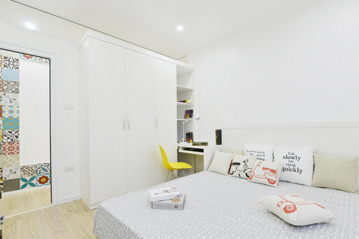 Không gian phòng ngủ thông thoáng dễ chịu trong căn hộ 60m2