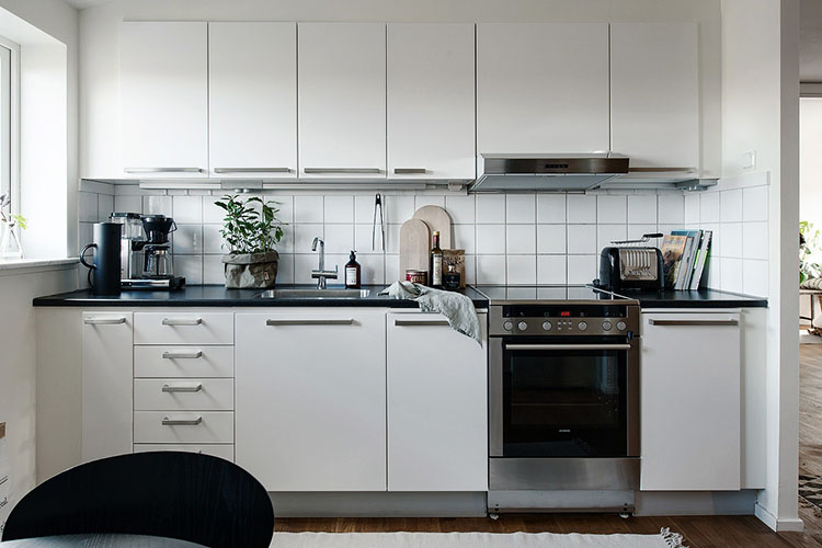 Phòng bếp tiện nghi hiện đại nhờ cách bố trí nhà nhỏ 40m2 thông minh