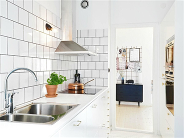 Mê mẩn với thiết kế nhà bếp diện tích nhỏ đẹp 10m2 với tông màu trắng