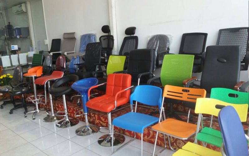 Kinh nghiệm chọn mua bàn ghế văn phòng thanh lý