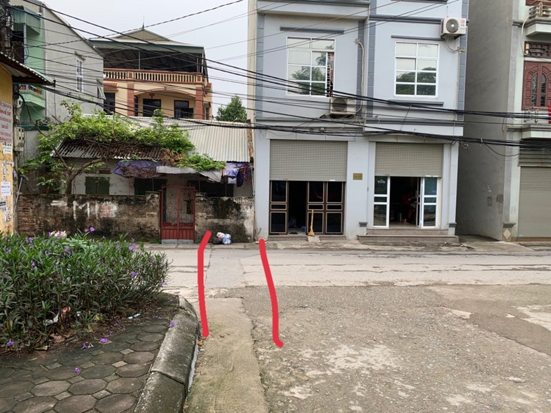 đất tại ngã ba ngã tư