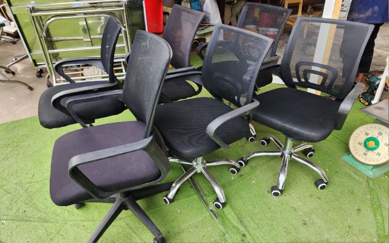 Ghế văn phòng thanh lý là gì
