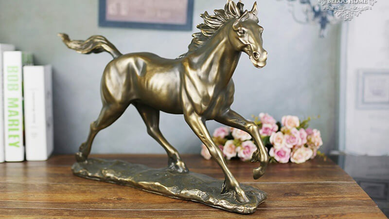 tượng ngựa độc mã