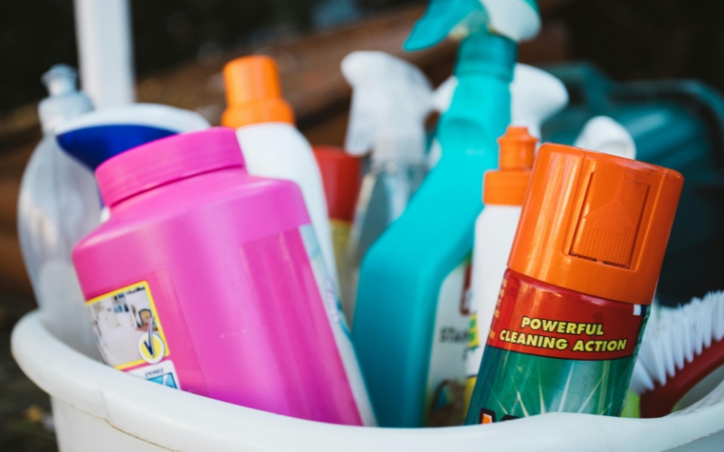 Hóa chất vệ sinh đạt chuẩn an toàn